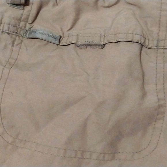 Columbia khaki shorts woman's small - Picture 2 of 8